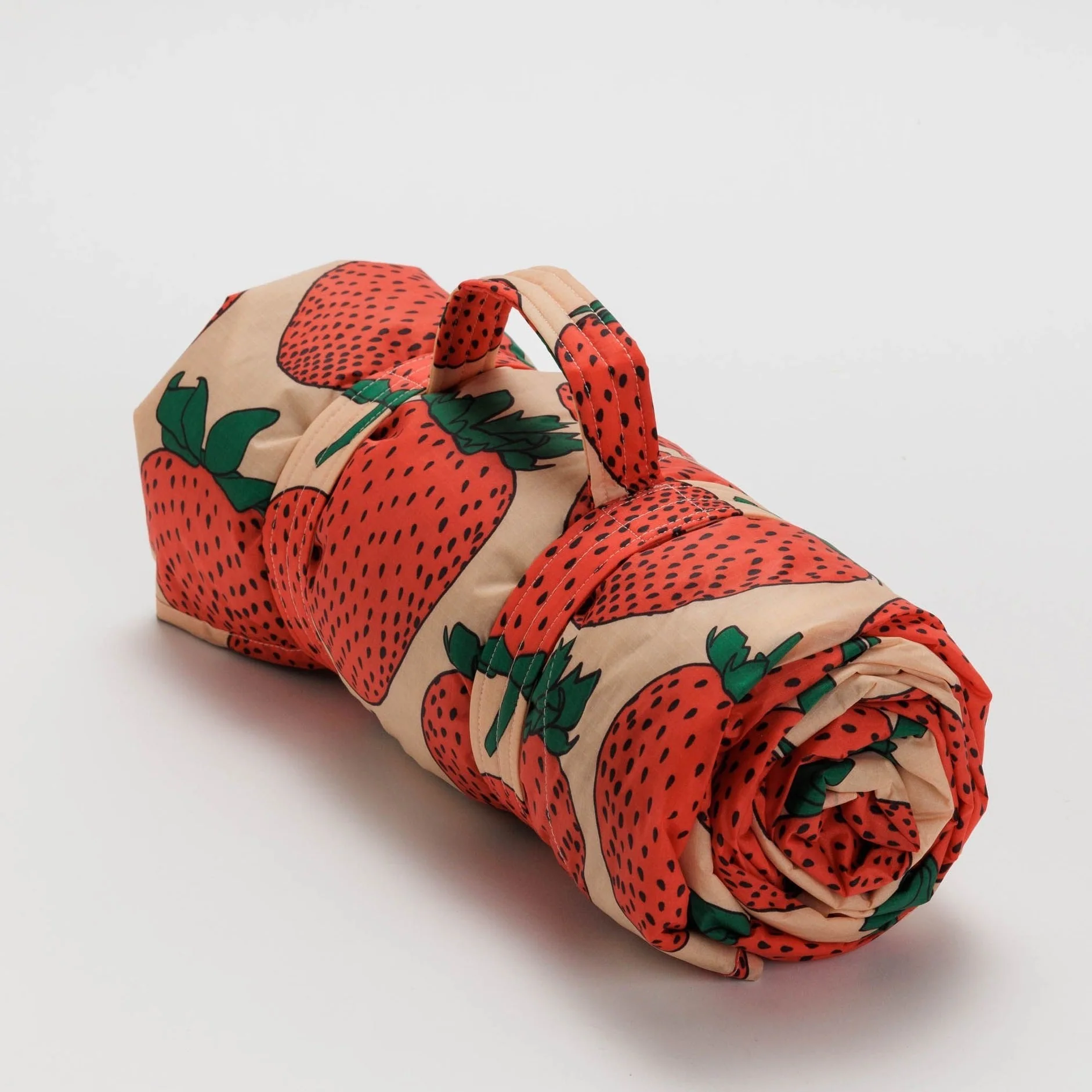 Puffy Picnic Blanket - Strawberry
